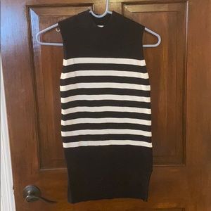 Everlane mock neck sleeveless sweater